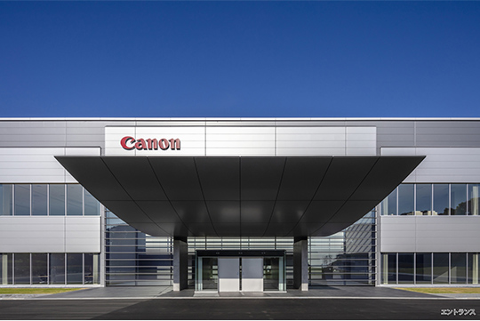 カメラデザインを昇華させたデザイン ©株式会社エスエス 九州支店